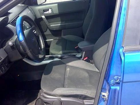 Used 2010 Ford Focus SES image 5