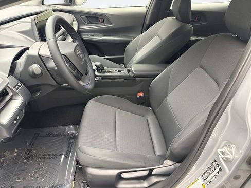 Used 2024 Toyota Prius LE image 11