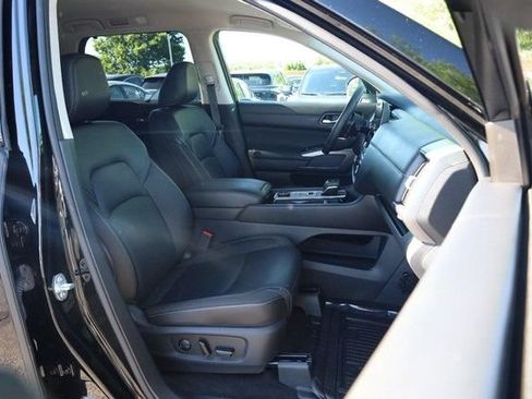 Certified 2025 Nissan Pathfinder SL w/ Cargo Package AWD/4WD image 29