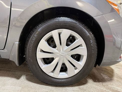 Used 2021 Nissan Versa S FWD image 34