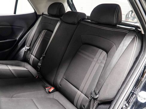 Used 2023 Hyundai Venue SEL image 35