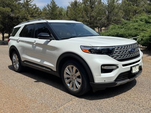 Used 2023 Ford Explorer Limited w/ Limited Technology Package RWD image 3