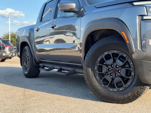 Used 2023 Nissan Frontier Pro-X w/ Pro-X Premium Package RWD image 2