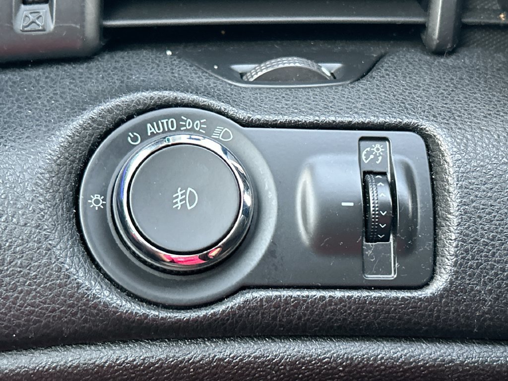 Used 2014 Chevrolet Malibu LT FWD image 18