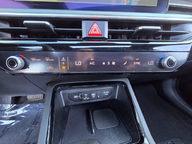 Used 2025 Kia K5 GT-Line w/ GT-Line Premium Package FWD image 13