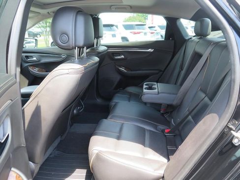 Used 2014 Chevrolet Impala LTZ FWD image 17