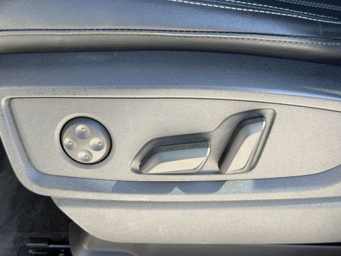 Used 2023 Audi Q5 2.0T Premium w/ Convenience Package image 17