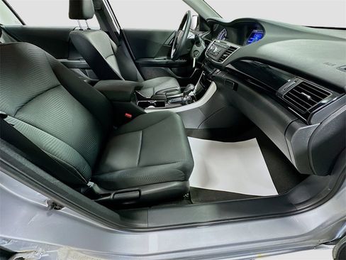 Used 2016 Honda Accord LX image 27
