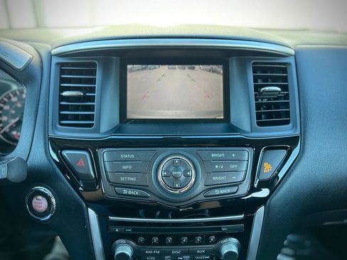 Used 2013 Nissan Pathfinder SV image 12