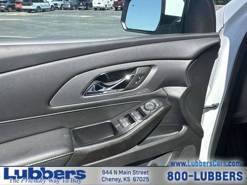 Used 2023 Chevrolet Traverse LT FWD image 13