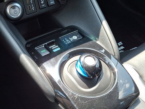 Certified 2022 Nissan Leaf SL Plus image 17