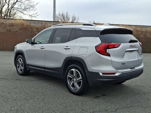 Used 2021 GMC Terrain SLT image 4