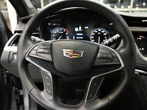 Used 2025 Cadillac XT5 Premium Luxury image 22