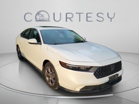 Used 2023 Honda Accord EX image 26