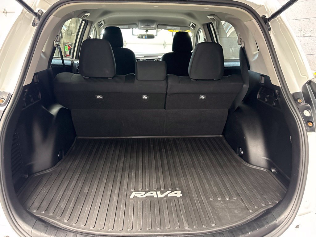 Used 2016 Toyota RAV4 LE AWD/4WD image 20