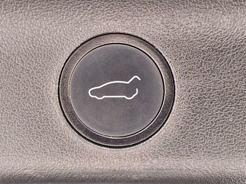 Used 2021 Tesla Model Y Performance AWD/4WD image 30