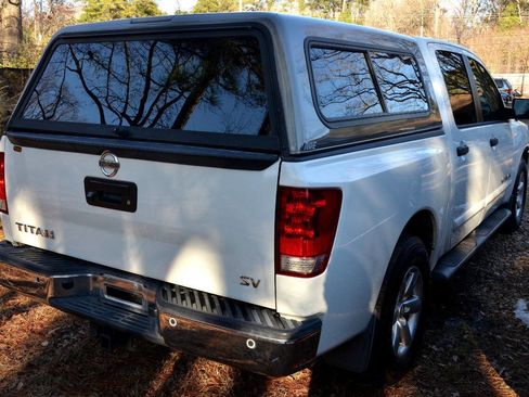 Used 2014 Nissan Titan SV w/ SV Value Truck Package image 5