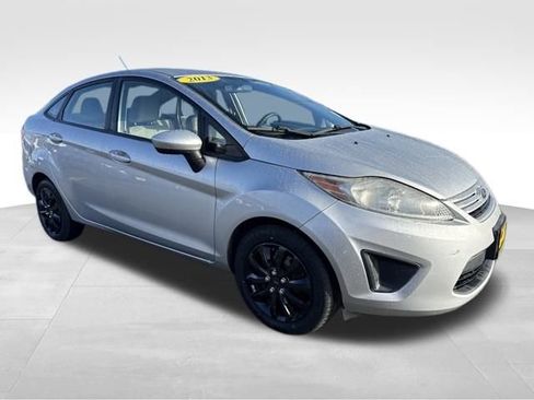 Used 2013 Ford Fiesta S image 1