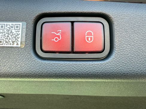 Used 2026 Mercedes-Benz E 350 4MATIC Sedan image 34