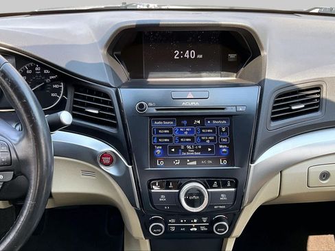 Used 2017 Acura ILX FWD image 7