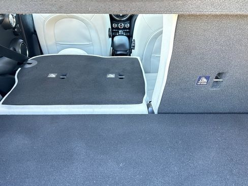 Used 2019 MINI Cooper 4-Door Hardtop w/ Signature Upholstery Package image 32