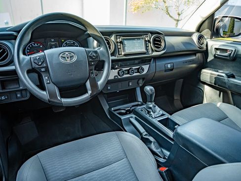 Used 2018 Toyota Tacoma SR w/ SR Convenience Package RWD image 30