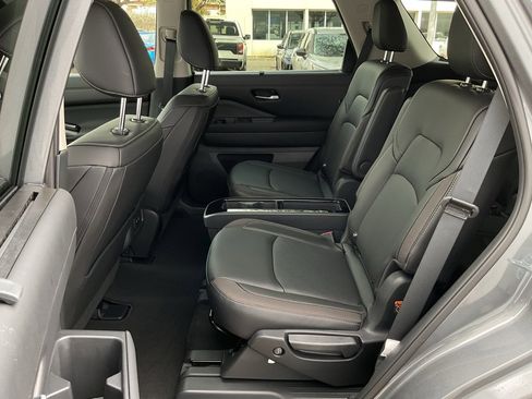 New 2026 Nissan Pathfinder SL image 14