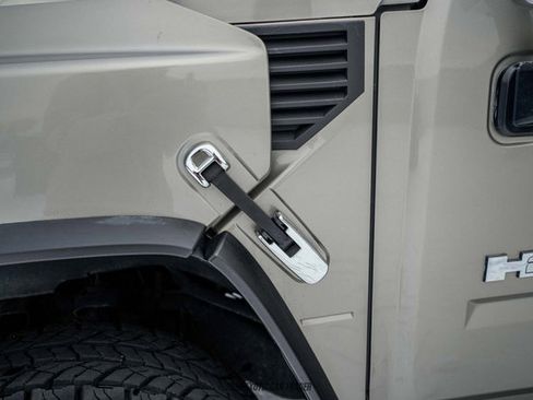 Used 2003 HUMMER H2 w/ Preferred Equipment Group image 88