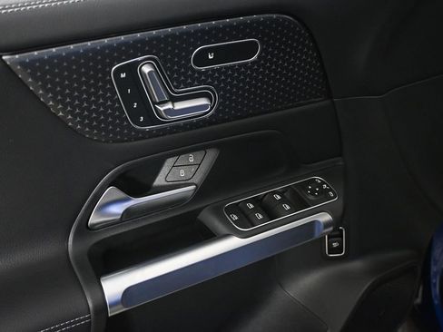 New 2026 Mercedes-Benz GLB 250 image 8