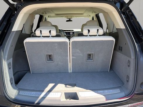 Used 2023 Cadillac XT6 Premium Luxury AWD/4WD image 10