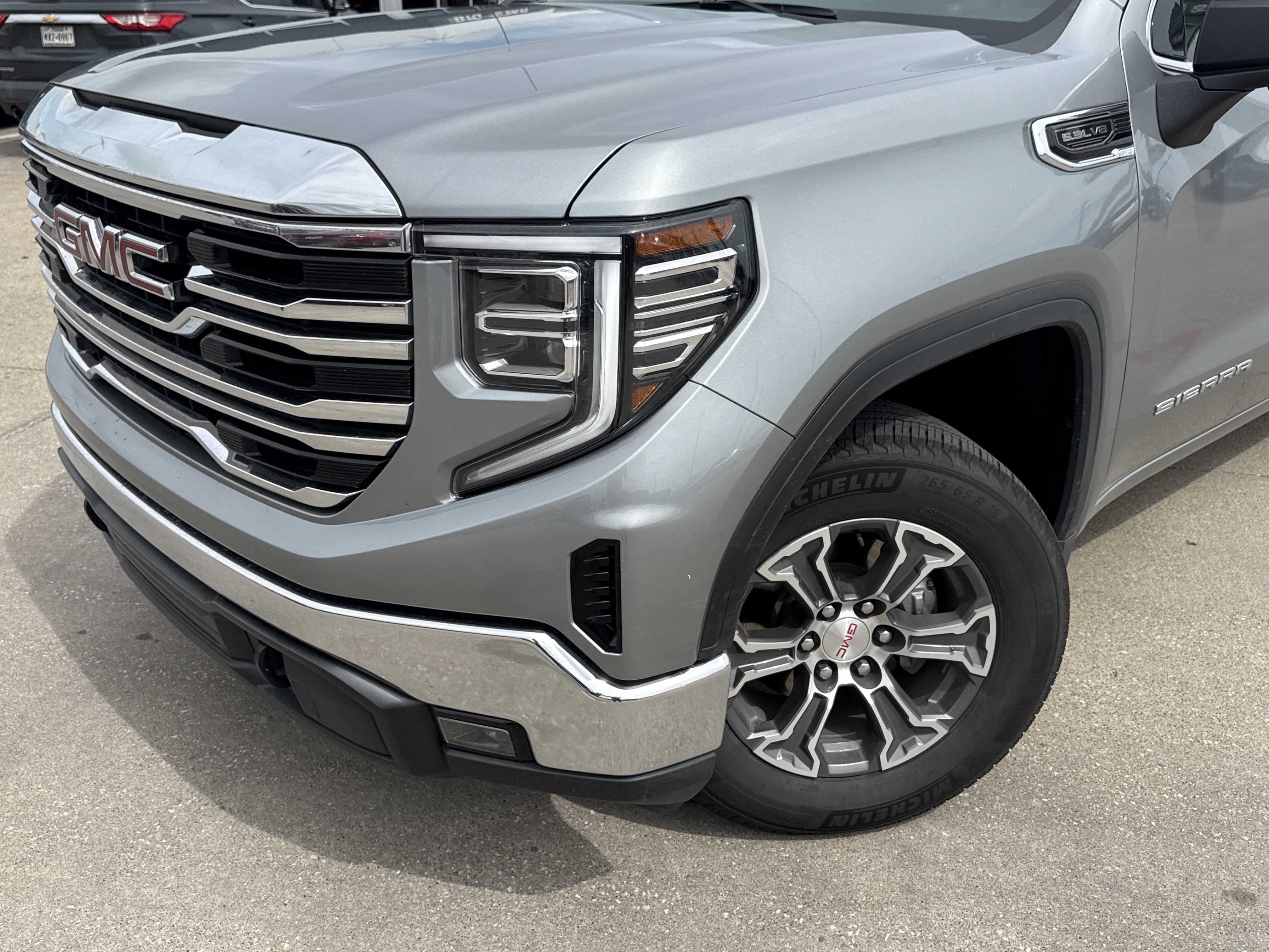 Used 2026 GMC Sierra 1500 SLT RWD image 2