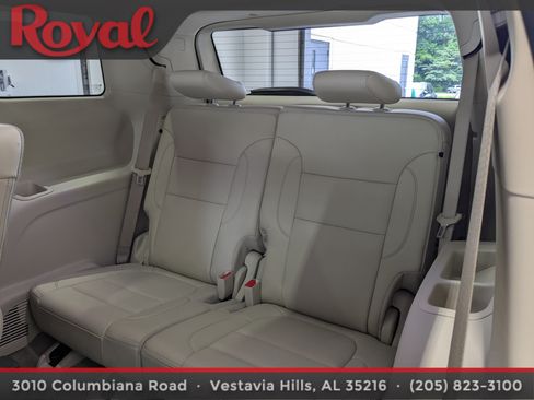 Used 2021 GMC Acadia Denali w/ Denali Ultimate Package AWD/4WD image 18