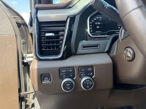 Used 2023 GMC Sierra 1500 Denali w/ Denali Carbonpro Edition AWD/4WD image 28