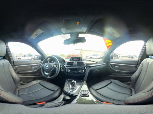 Used 2018 BMW 330e image 32