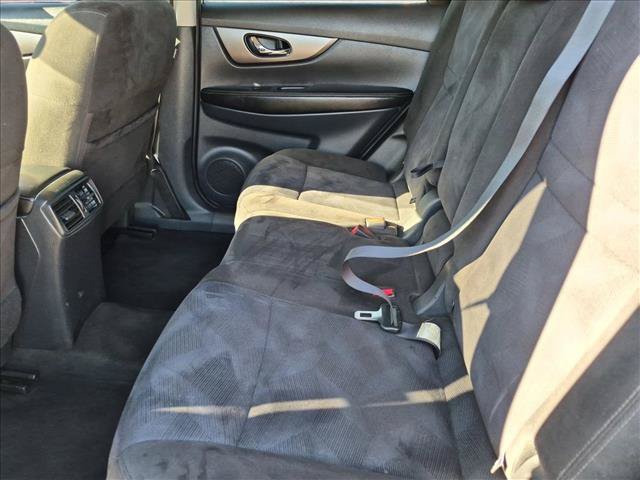 Used 2015 Nissan Rogue SV AWD/4WD image 23