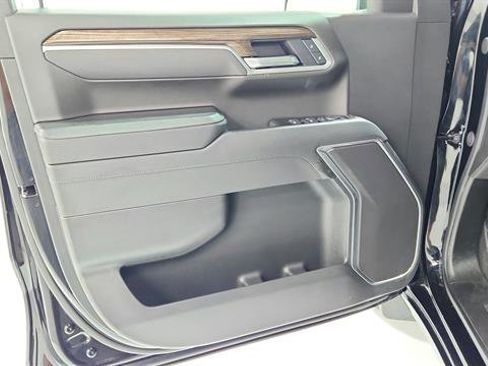 Used 2025 Chevrolet Silverado 1500 LT image 19