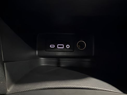 Used 2020 Chevrolet Equinox LT FWD image 23