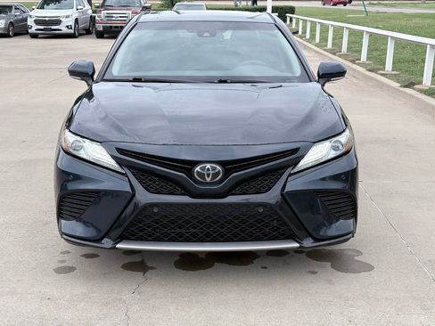 Used 2018 Toyota Camry XSE FWD image 2