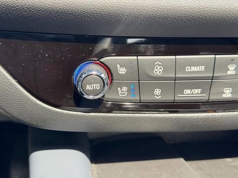 Used 2022 Buick Enclave Premium w/ Experience Buick Package FWD image 24