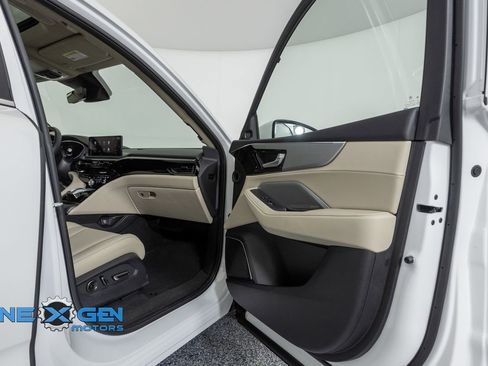 Used 2025 Acura MDX SH-AWD w/ Technology Package image 41