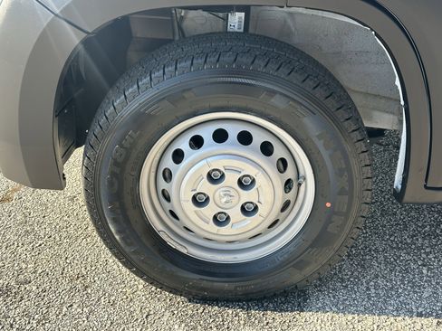 Used 2024 RAM ProMaster 3500 w/ Premium Convenience Group image 14