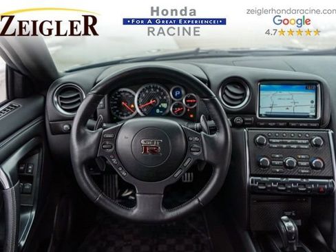 Used 2016 Nissan GT-R Premium image 13