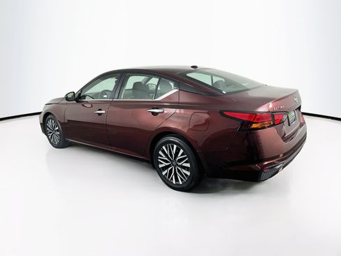 Used 2025 Nissan Altima 2.5 SV FWD image 5