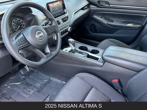 Used 2025 Nissan Altima 2.5 S FWD image 12