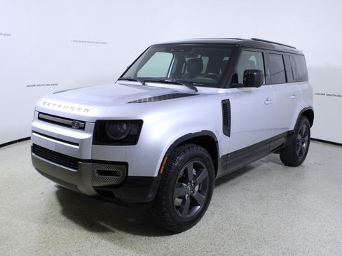 Used 2021 Land Rover Defender 110 X-Dynamic HSE image 4