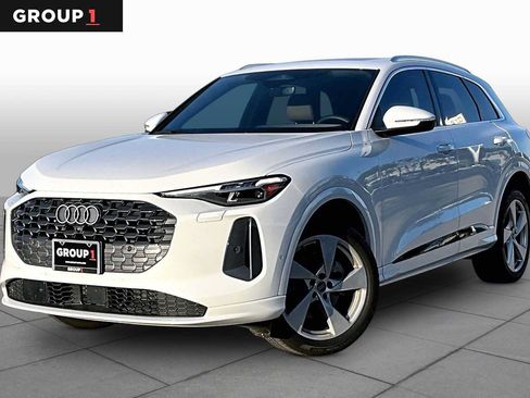 Used 2025 Audi Q5 Premium Plus AWD/4WD image 1