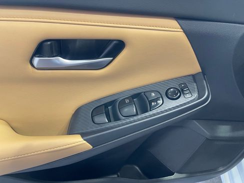 Used 2022 Nissan Sentra SV w/ SV Premium Package image 21