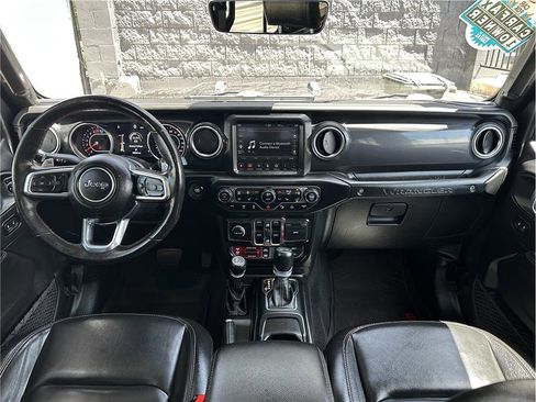 Used 2021 Jeep Wrangler Unlimited Rubicon w/ Dual Top Group AWD/4WD image 19