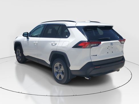 Used 2025 Toyota RAV4 XLE w/ Convenience Package FWD image 5