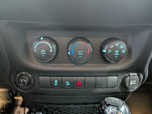 Used 2016 Jeep Wrangler Sport AWD/4WD image 16